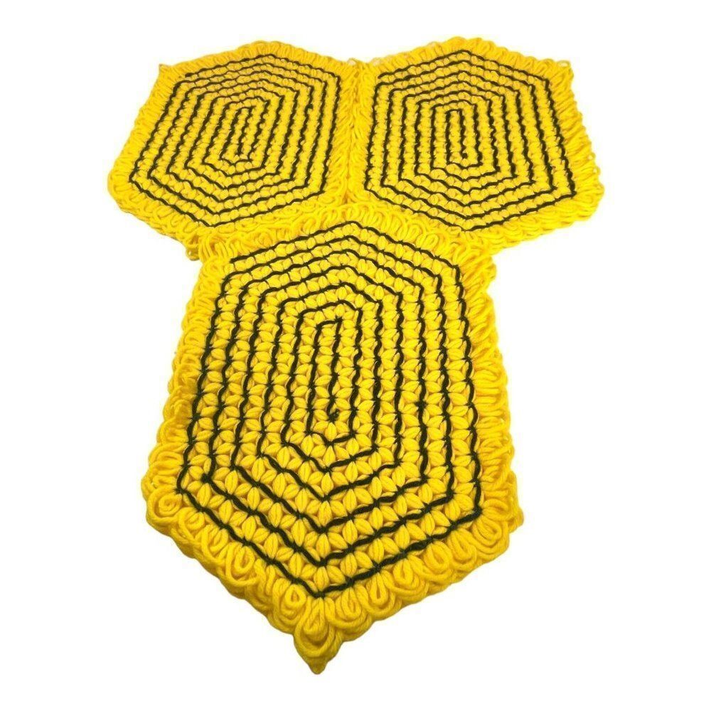 Vintage Crochet Placemats Set Of 3 Yellow And Black Bumblebee 3d MCM Retro Boho